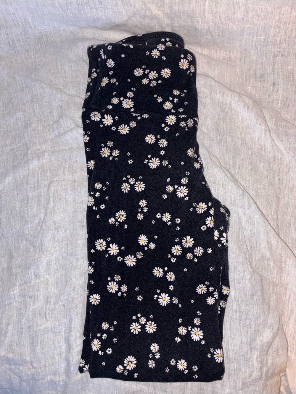 No Boundaries Black Daisy Print Leggings for Kids